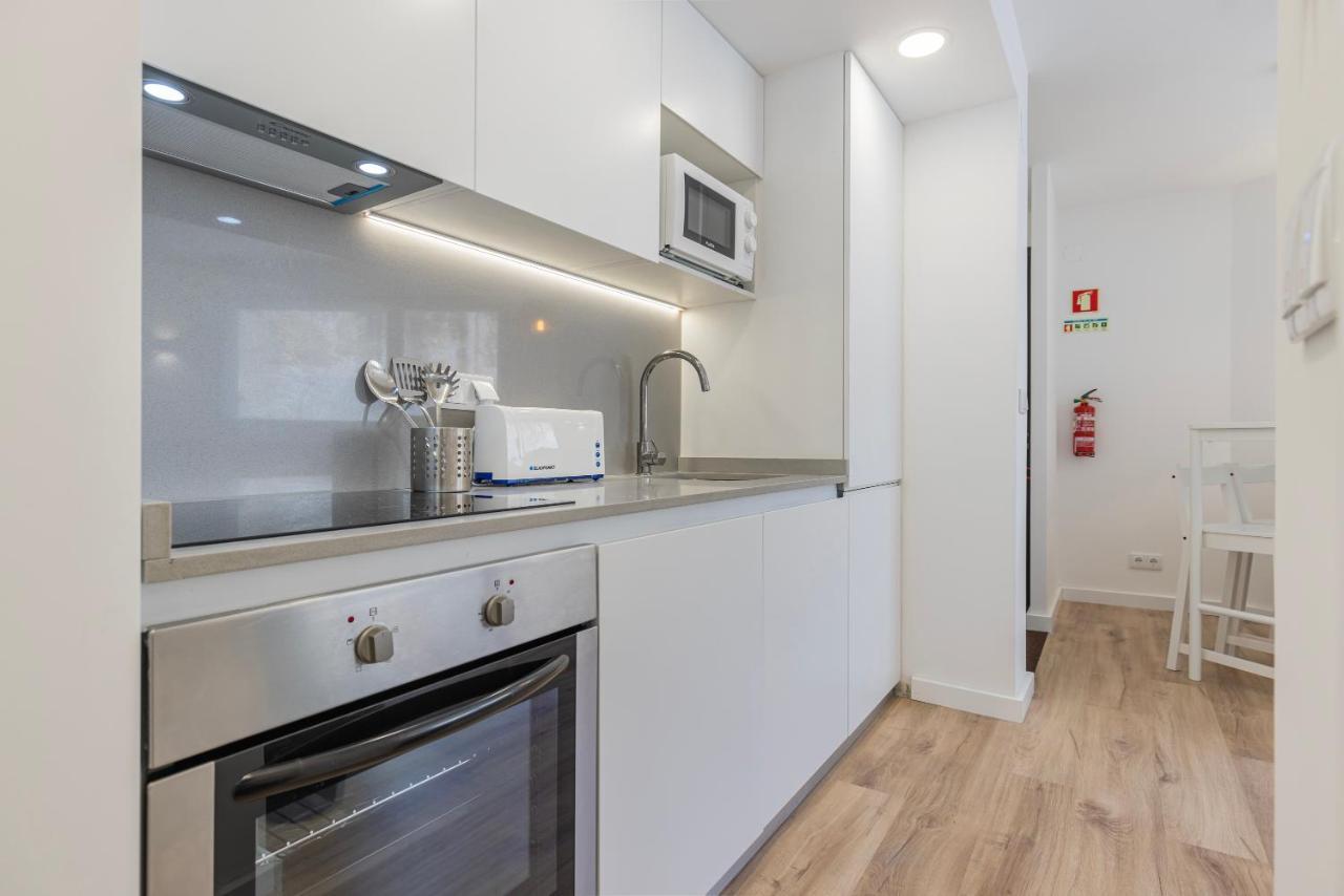Apartment Cozy Flat In By Lovelystay Lissabon